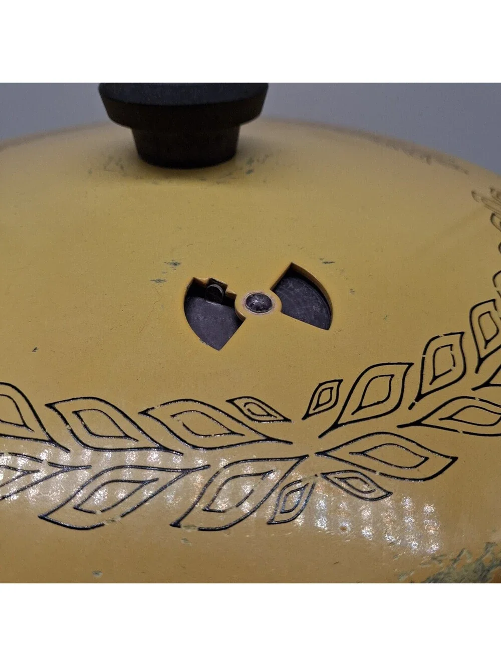 Vintage Wear-Ever Registered Plus 5 Qt Dutch Oven Pot Lid Yellow Gold USA